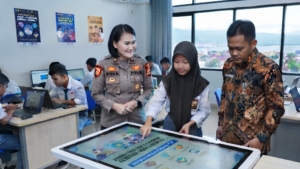 Kemendikdasmen dan Polri Perkuat Sinergi Siapkan Generasi Muda Cakap AI Secara Preventif