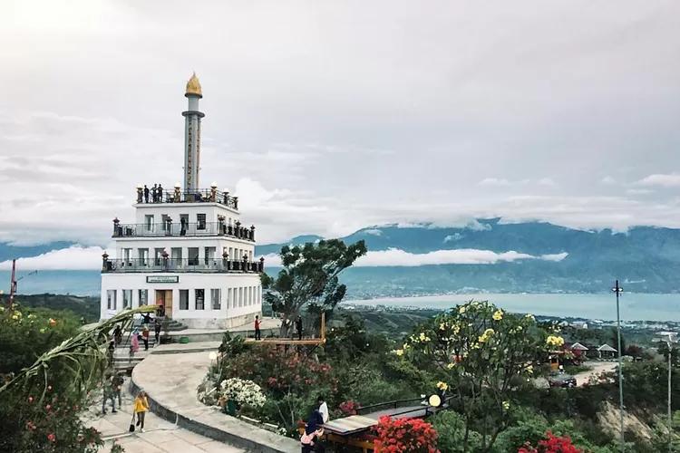 Tugu Gong Perdamaian di Kota Palu