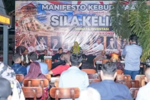 Wakil Gubernur Sulawesi Tengah, dr. Reny A Lamadjido dalam kegiatan Komunitas Seniman Budayawan Bicara